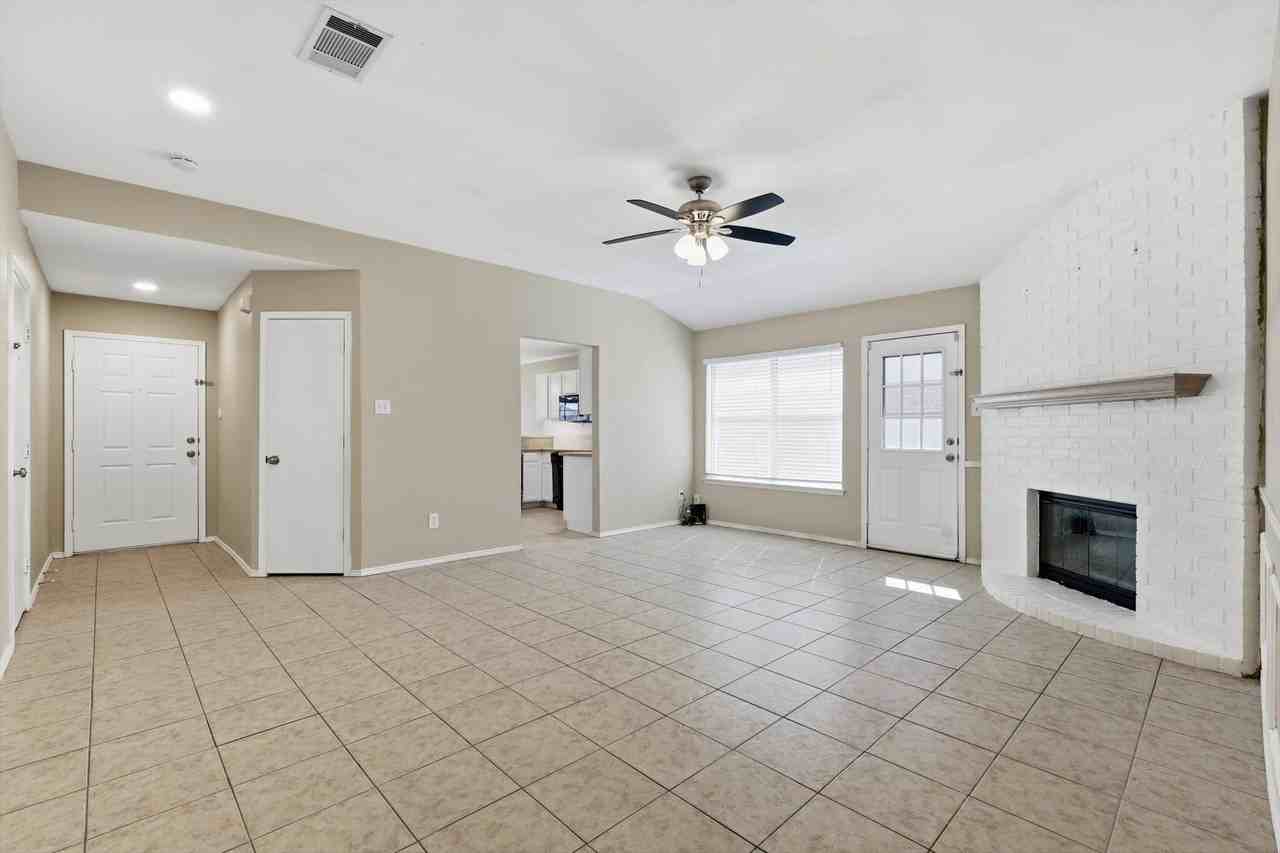 7733 Liz Ln - Photo 6 of 27