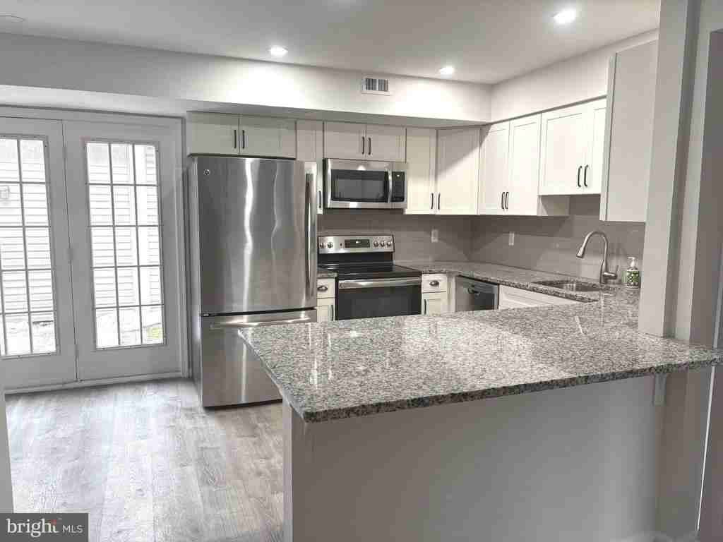 1505 Potters Pl - Photo 3 of 28