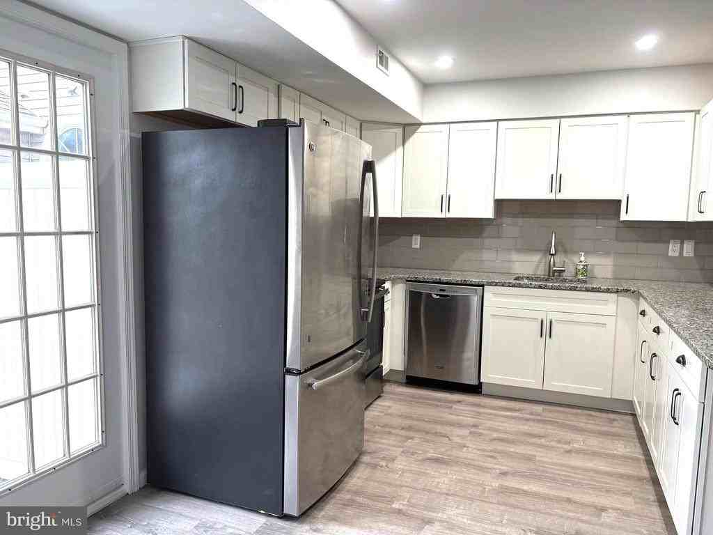 1505 Potters Pl - Photo 4 of 28