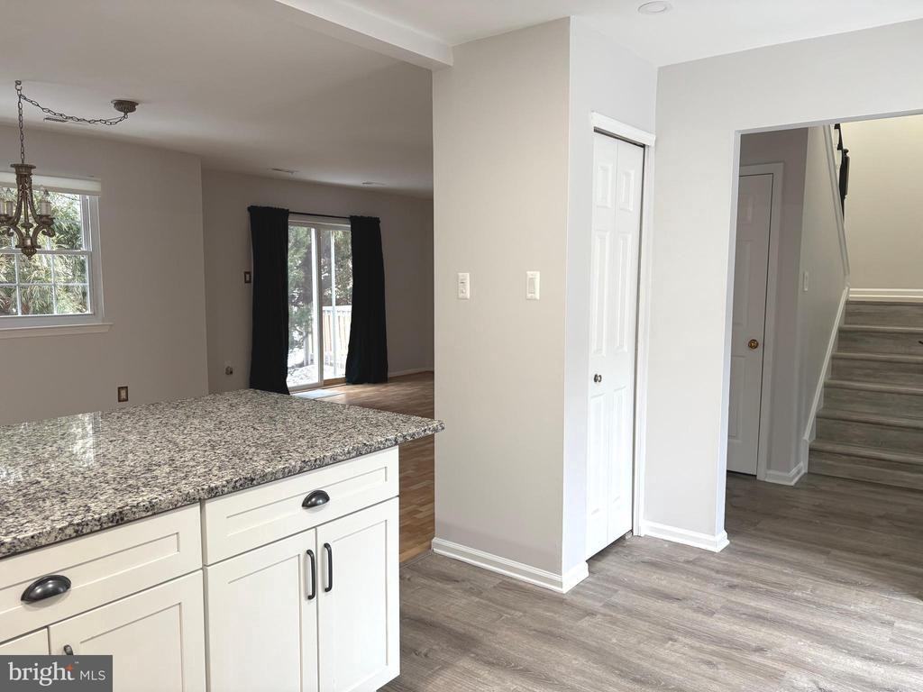 1505 Potters Pl - Photo 6 of 28