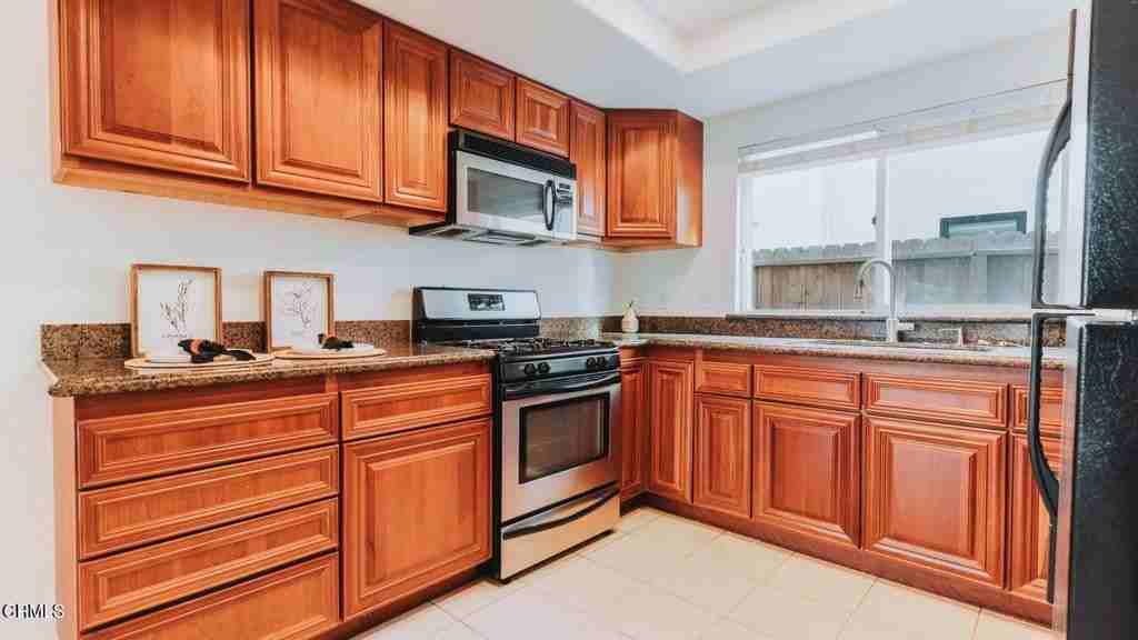 1020 Dunes St - Photo 2 of 3