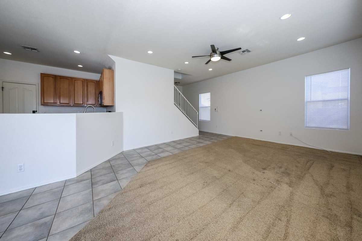 2083 S Mcconnell Dr - Photo 5 of 29