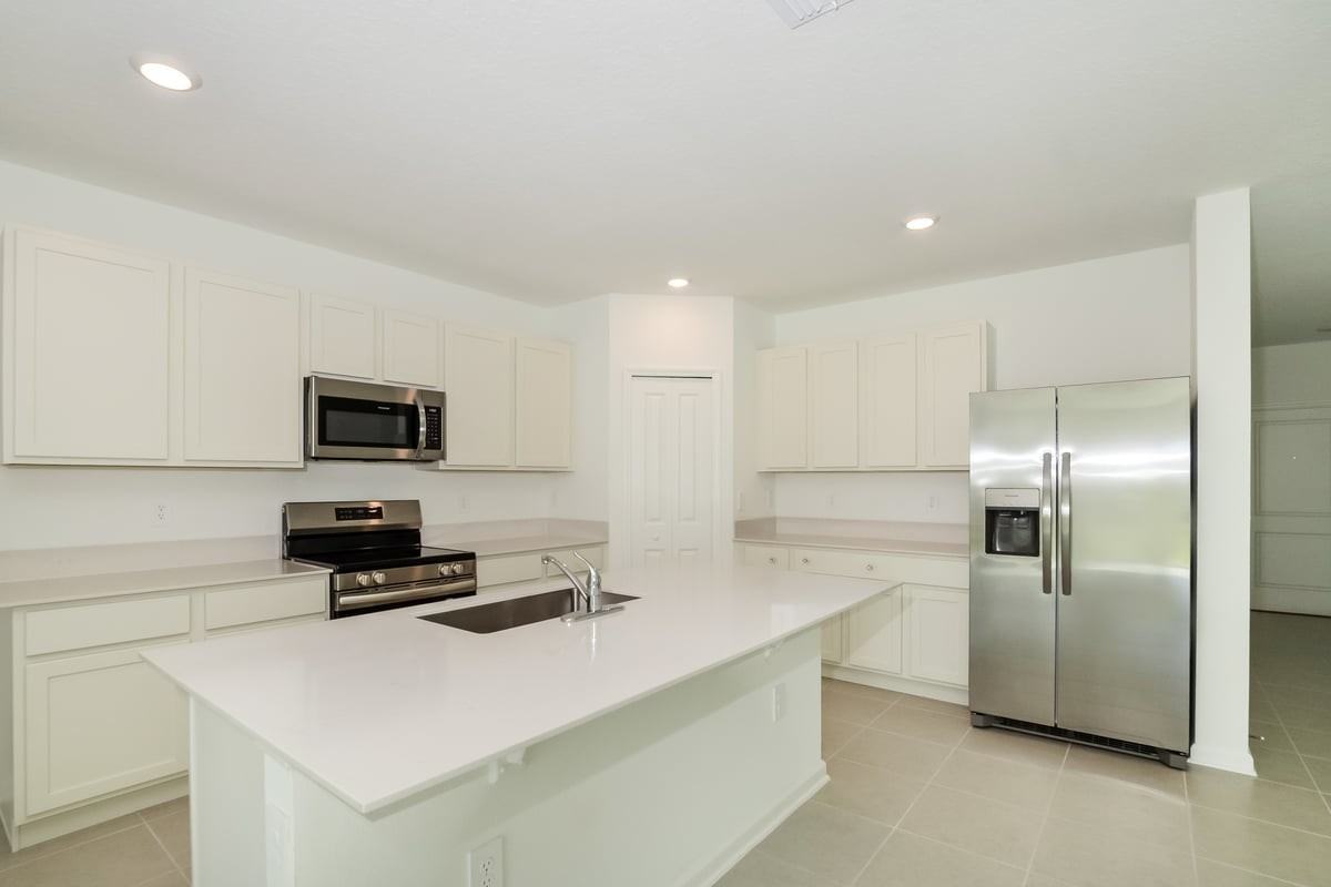 2809 Whitaker Point Rd - Photo 7 of 32