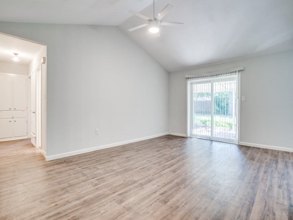 313 Ne Cindy Ln - Photo 5 of 14