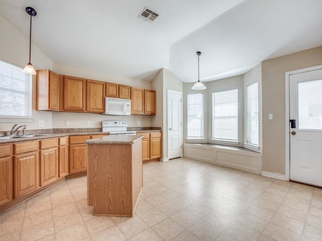 6102 Still Mdw - Photo 7 of 13