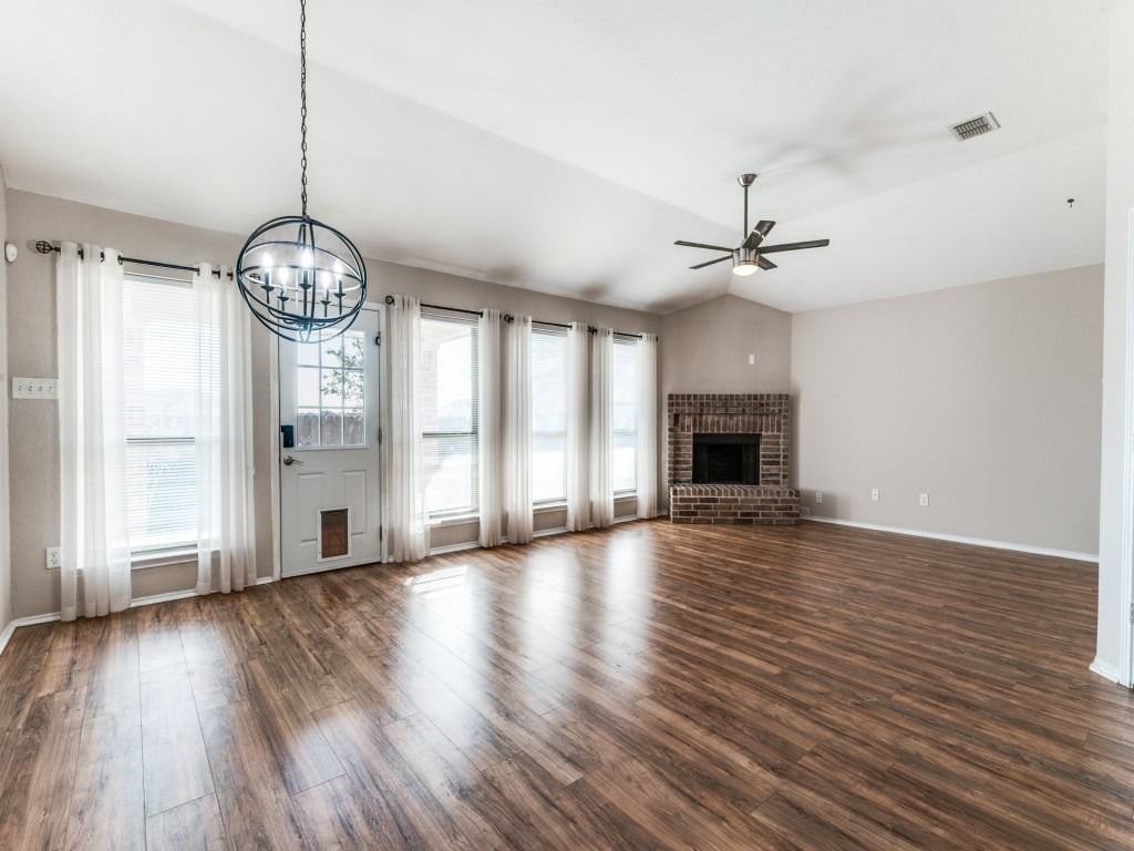 6508 Manitoba St - Photo 3 of 13