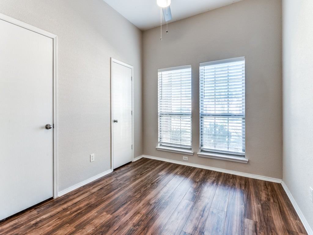 6508 Manitoba St - Photo 4 of 13