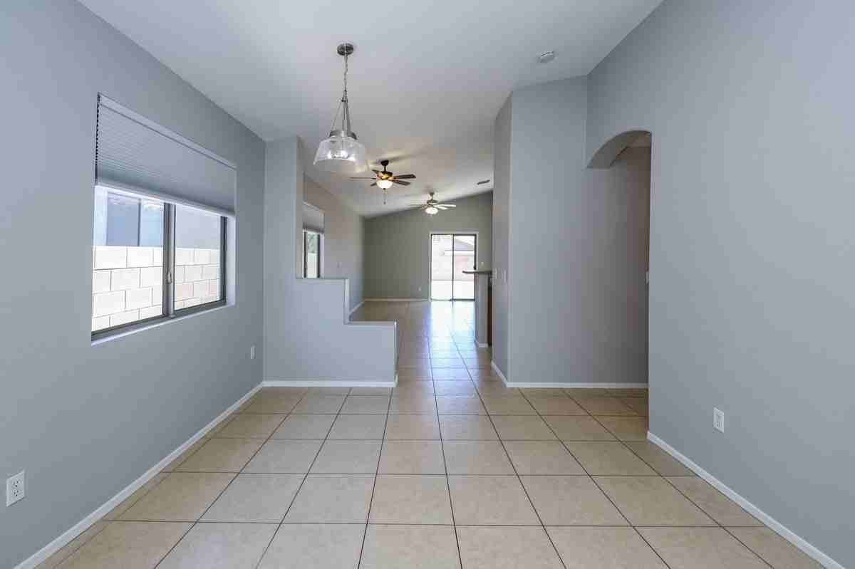 6807 W Quailwood Way - Photo 5 of 33