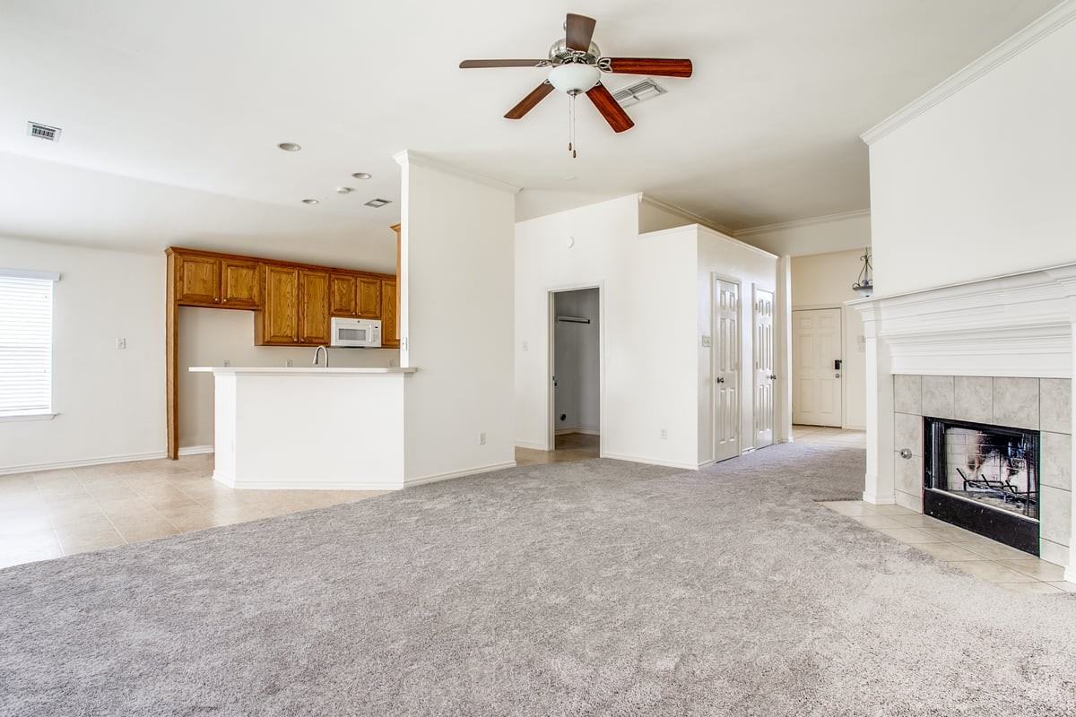 7740 Summerbrook Cir - Photo 3 of 13