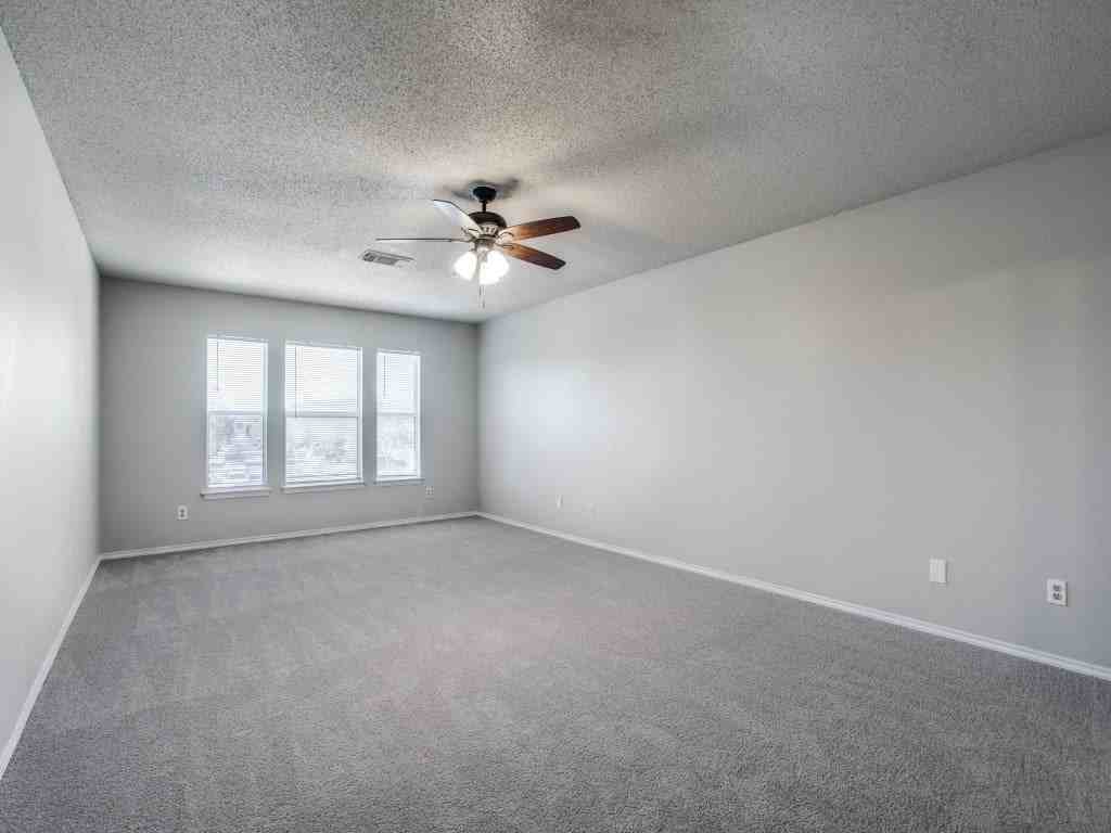 9706 Highland Crk - Photo 7 of 13