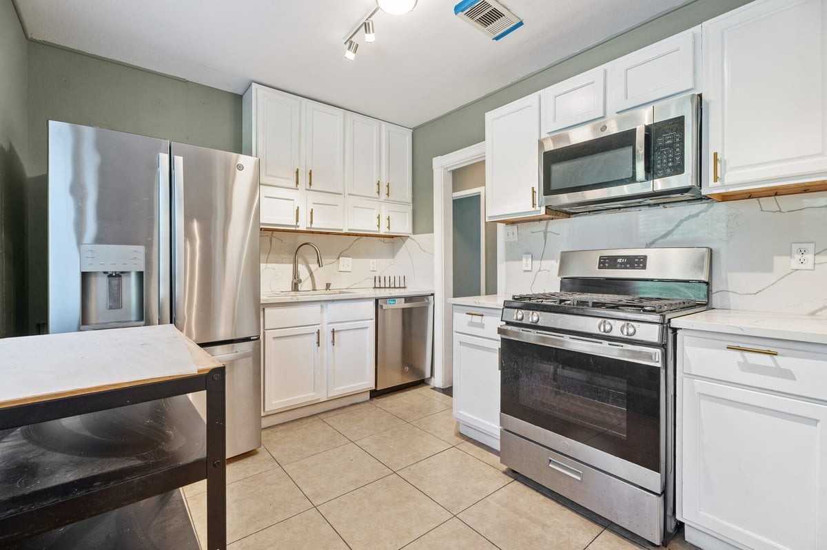 108 Bonita Ave - Photo 3 of 25