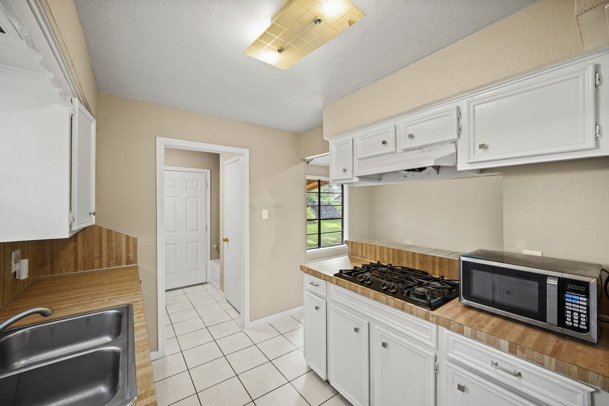 9234 Long Barrel Ln - Photo 2 of 30