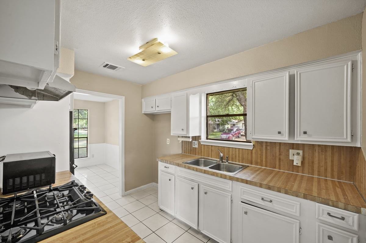9234 Long Barrel Ln - Photo 3 of 30