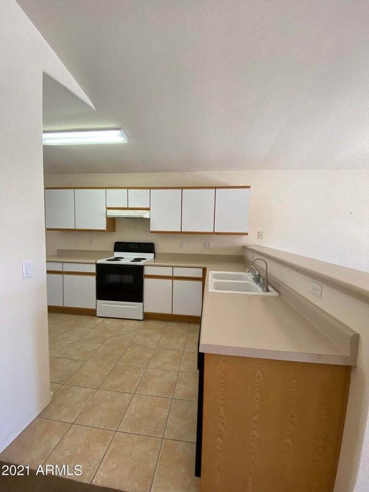 1461 E La Costa Dr - Photo 4 of 37