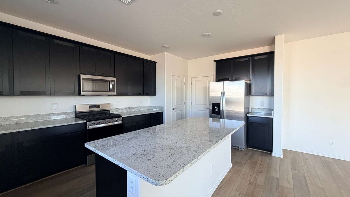 36658 W San Alvarez Ave - Photo 3 of 21