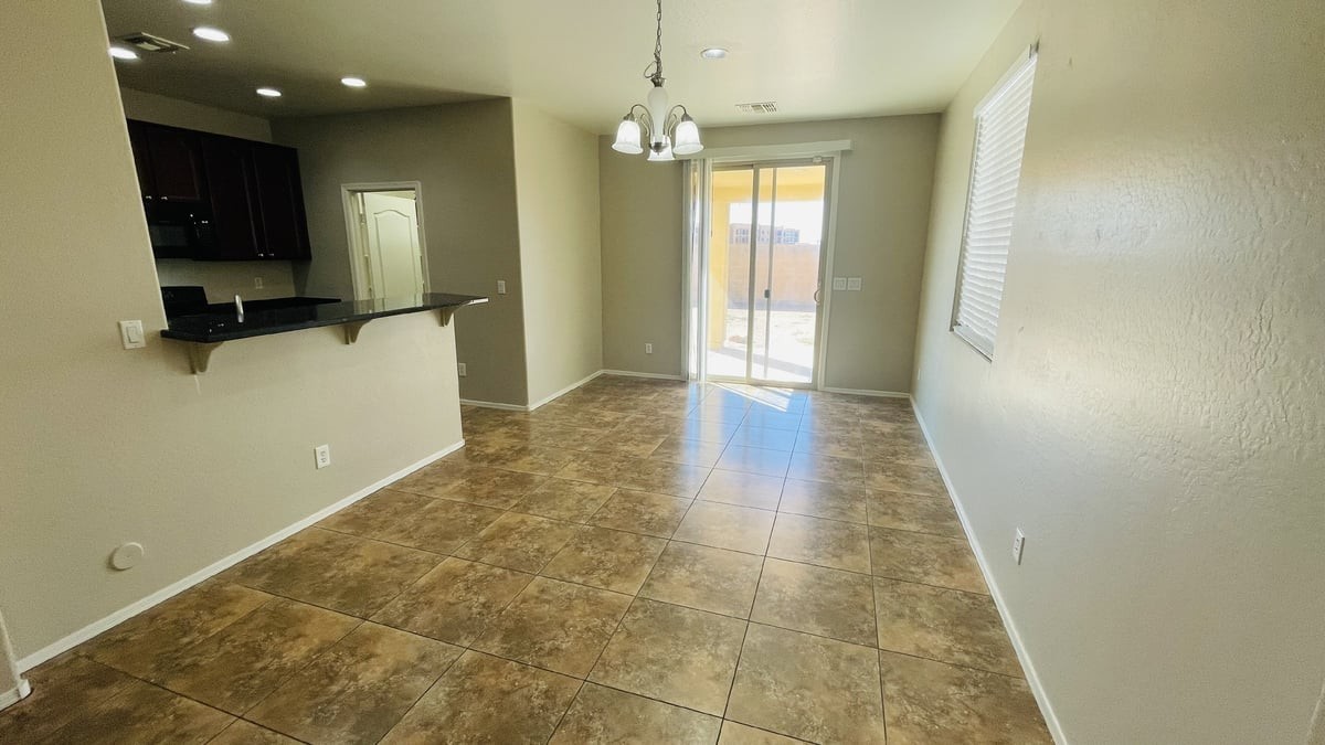 42447 W Capistrano Dr - Photo 5 of 19
