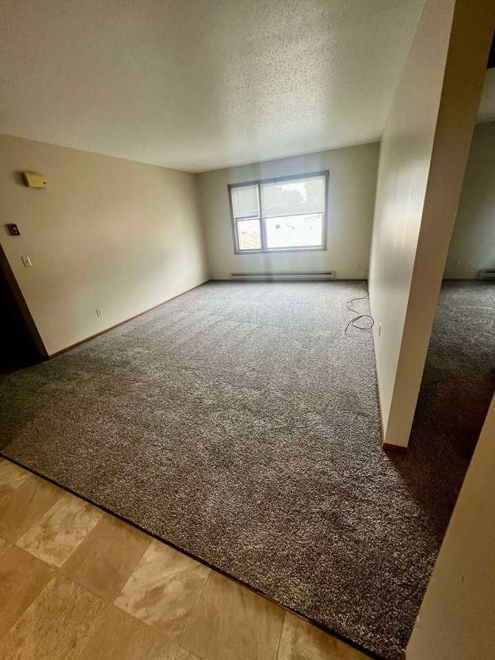 1005 19th St Sw #6 - Photo 5 of 12