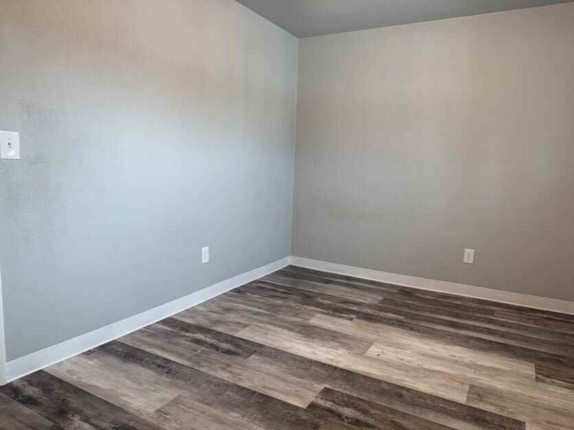 142 6th Ave N #5 - Photo 3 of 5