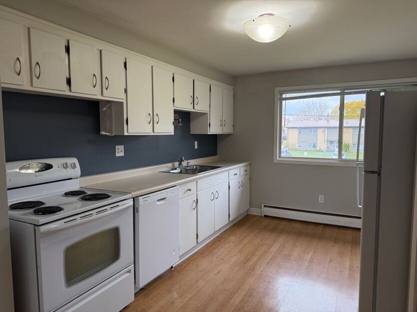 1828 14th St S #4 - Photo 5 of 22