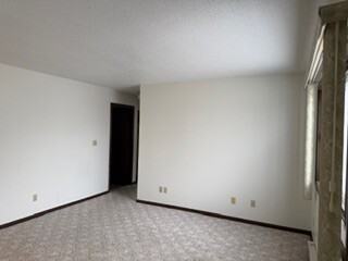 317 Lyndee Dr #C4 - Photo 2 of 14