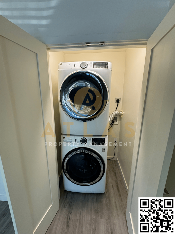 2123 2nd St Apt 3 #3 - Photo 3 of 13