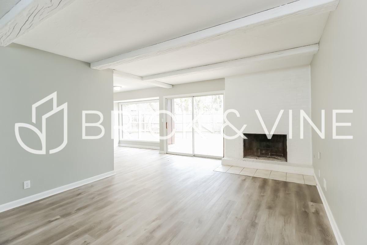 403 George L Cross Ct - Photo 2 of 17