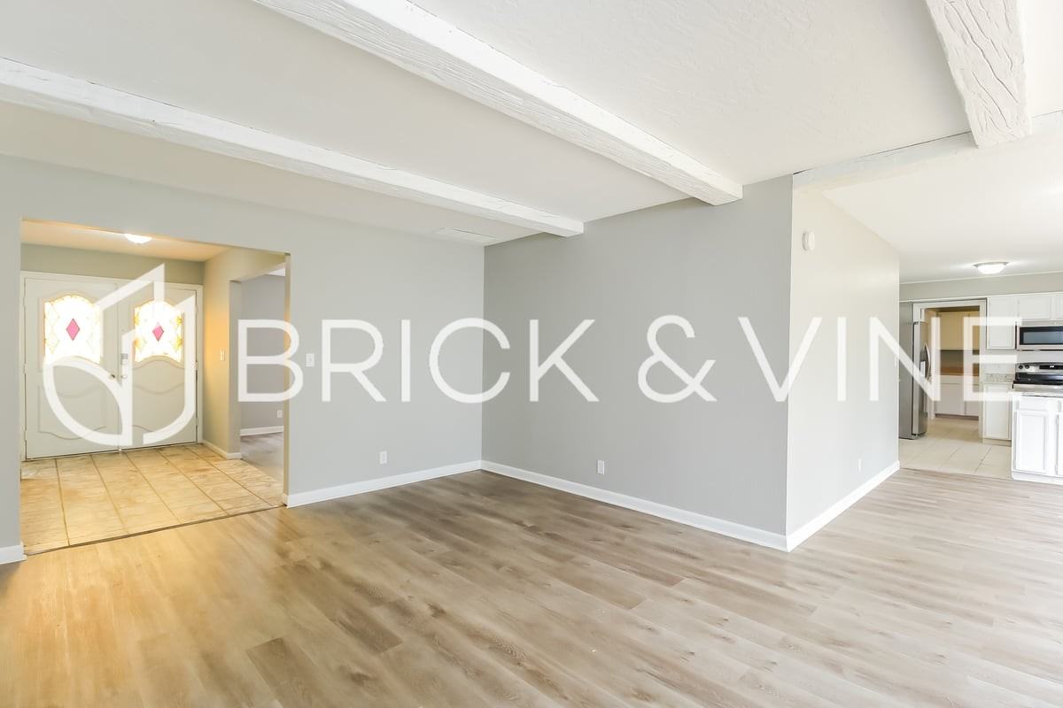 403 George L Cross Ct - Photo 5 of 17