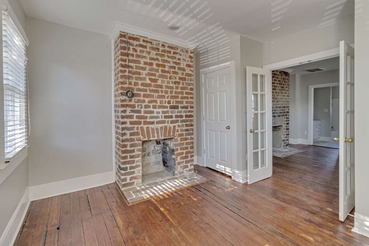 516 1/2 E Jones St - Photo 3 of 22