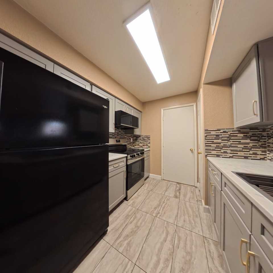 8101 W Flamingo Rd #2126 - Photo 3 of 36