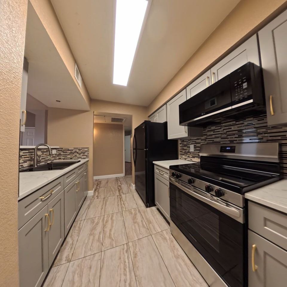 8101 W Flamingo Rd #2126 - Photo 4 of 36