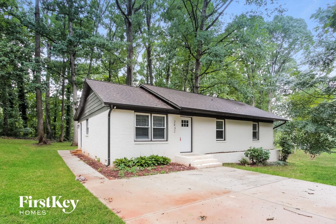 2432 Kendrick Ave - Photo 2 of 15