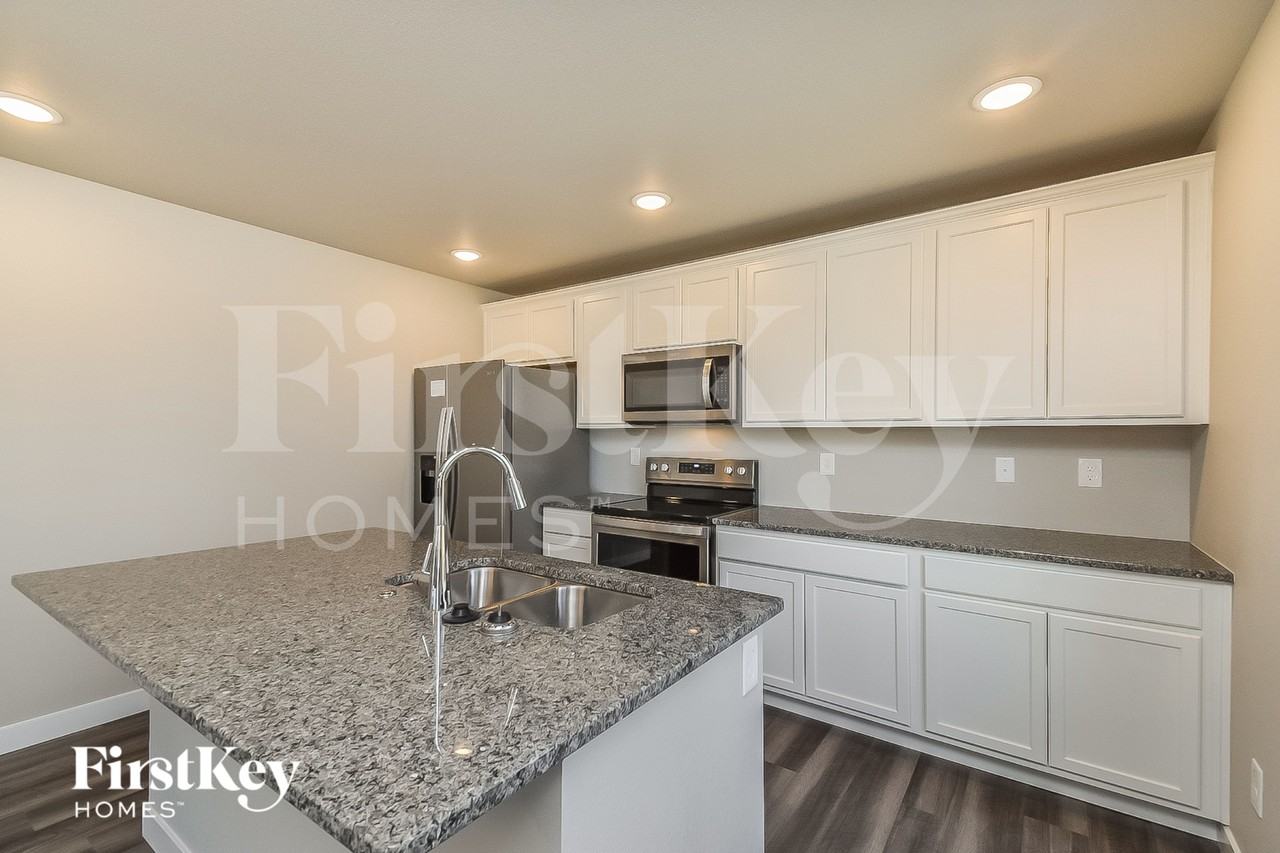 10405 Luneth Dr - Photo 5 of 15