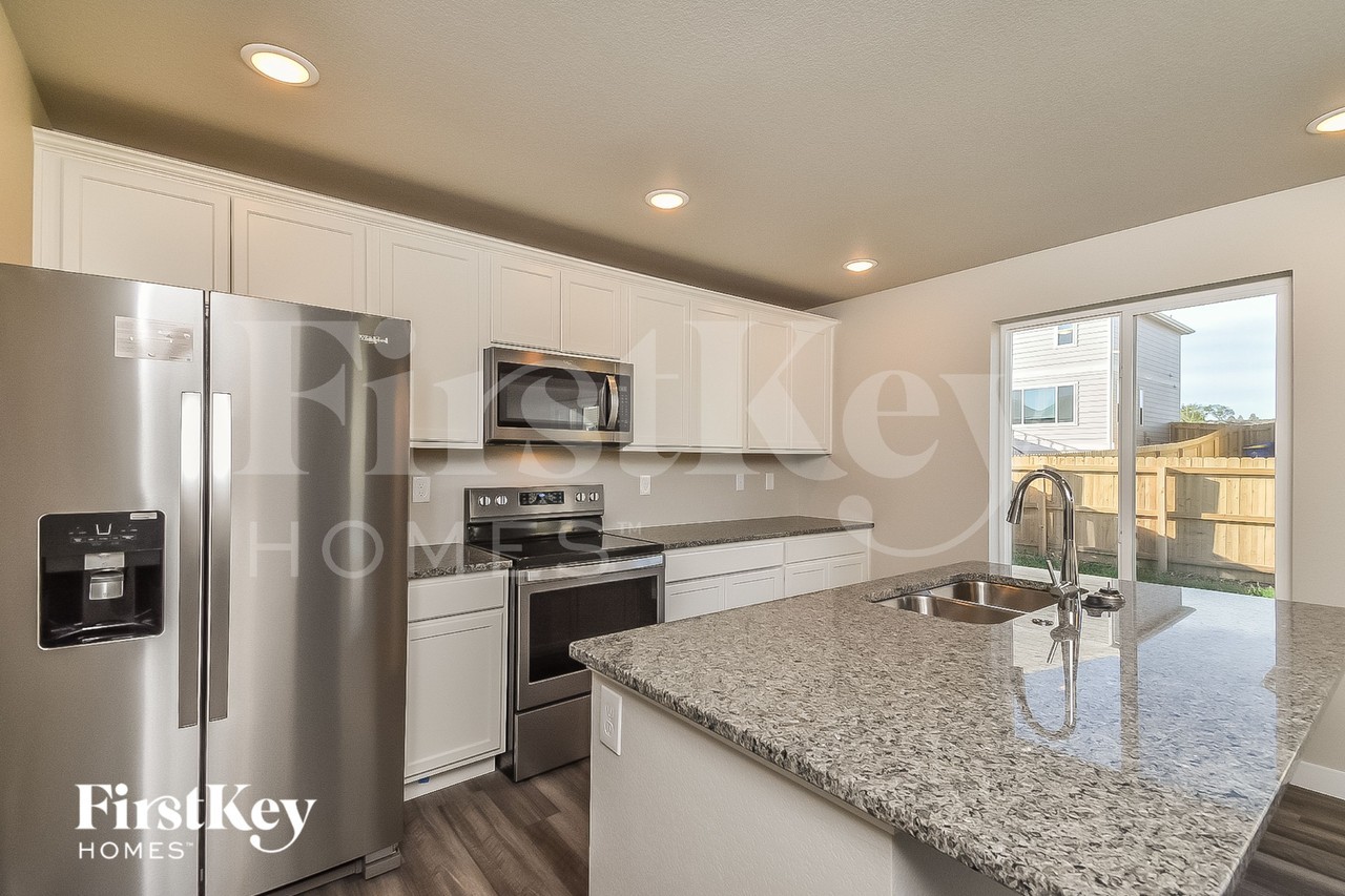 10405 Luneth Dr - Photo 6 of 15