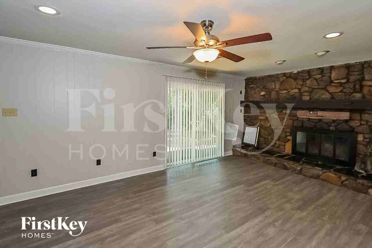 1325 Wilbec Rd - Photo 3 of 15