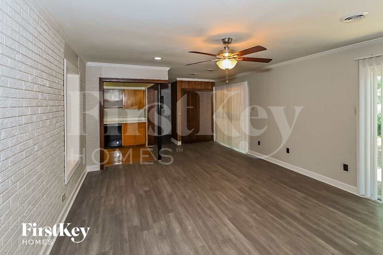 1325 Wilbec Rd - Photo 4 of 15