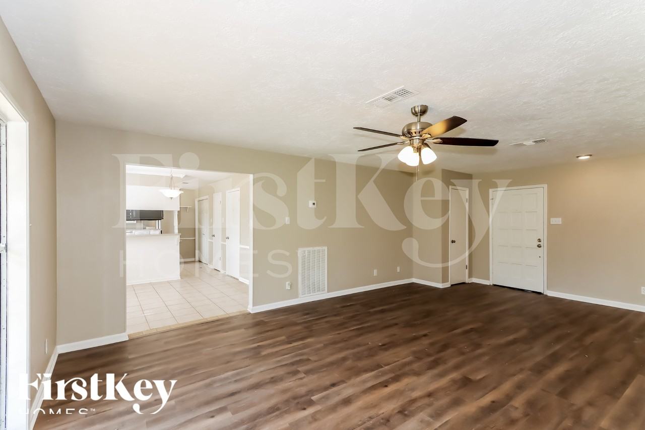 25448 White Oak Ln - Photo 4 of 15