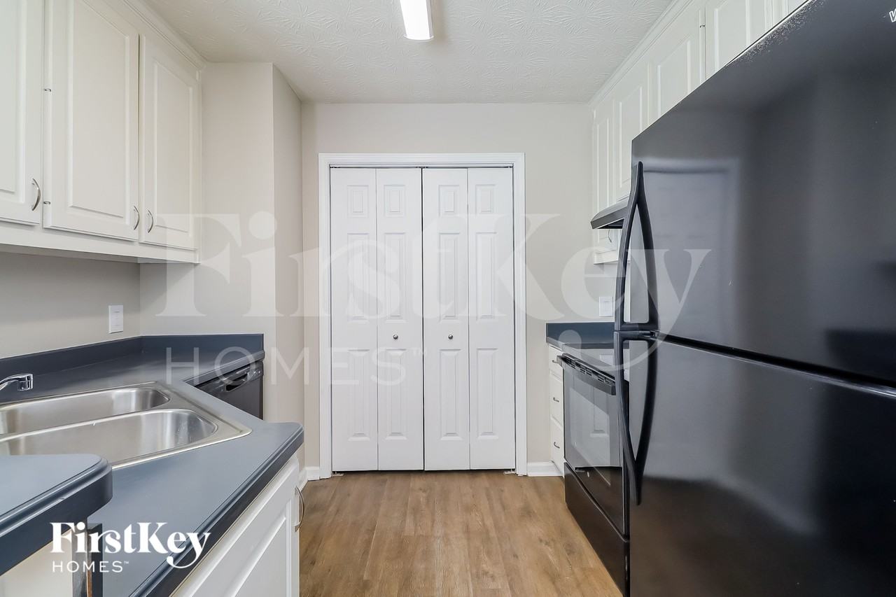 80 Mountain Dr - Photo 5 of 15