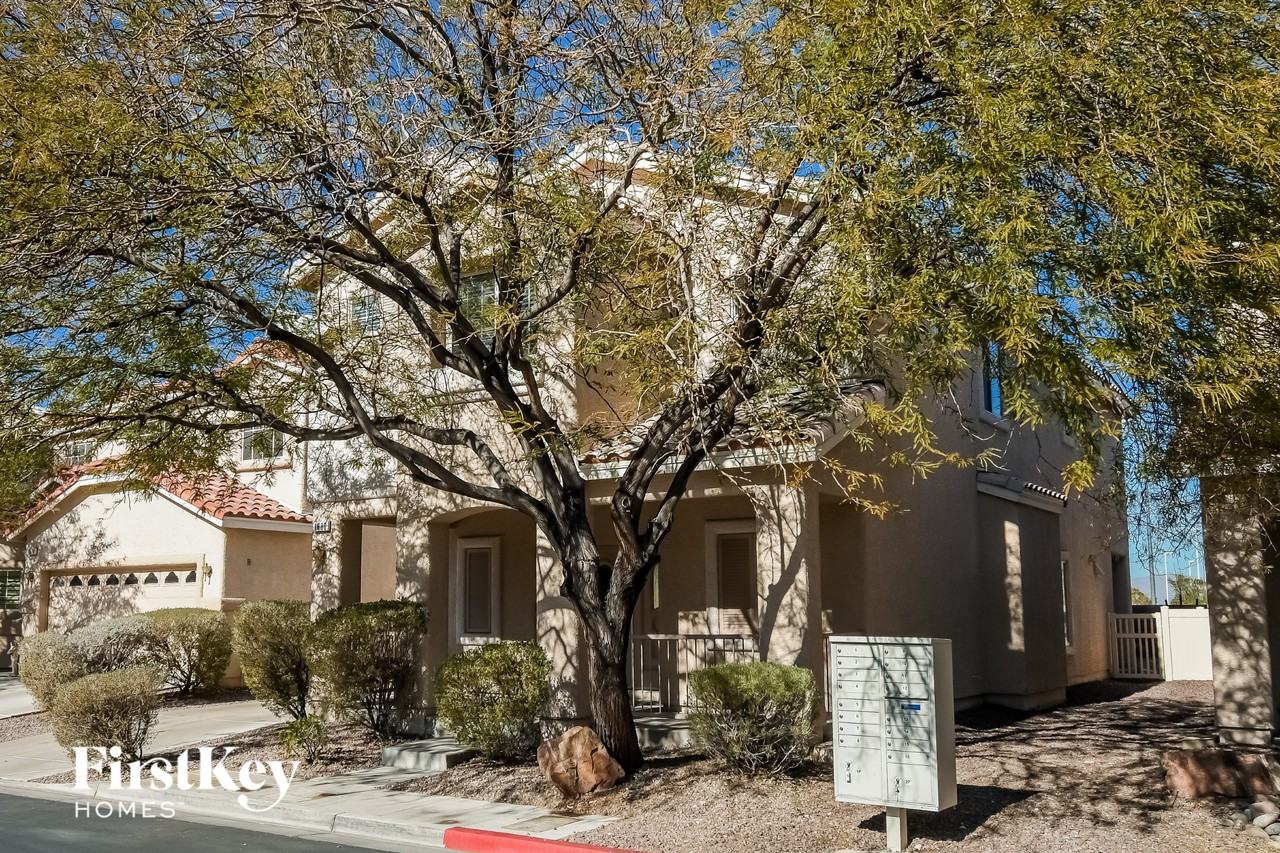 1680 Dark Wolf Ave - Photo 2 of 15