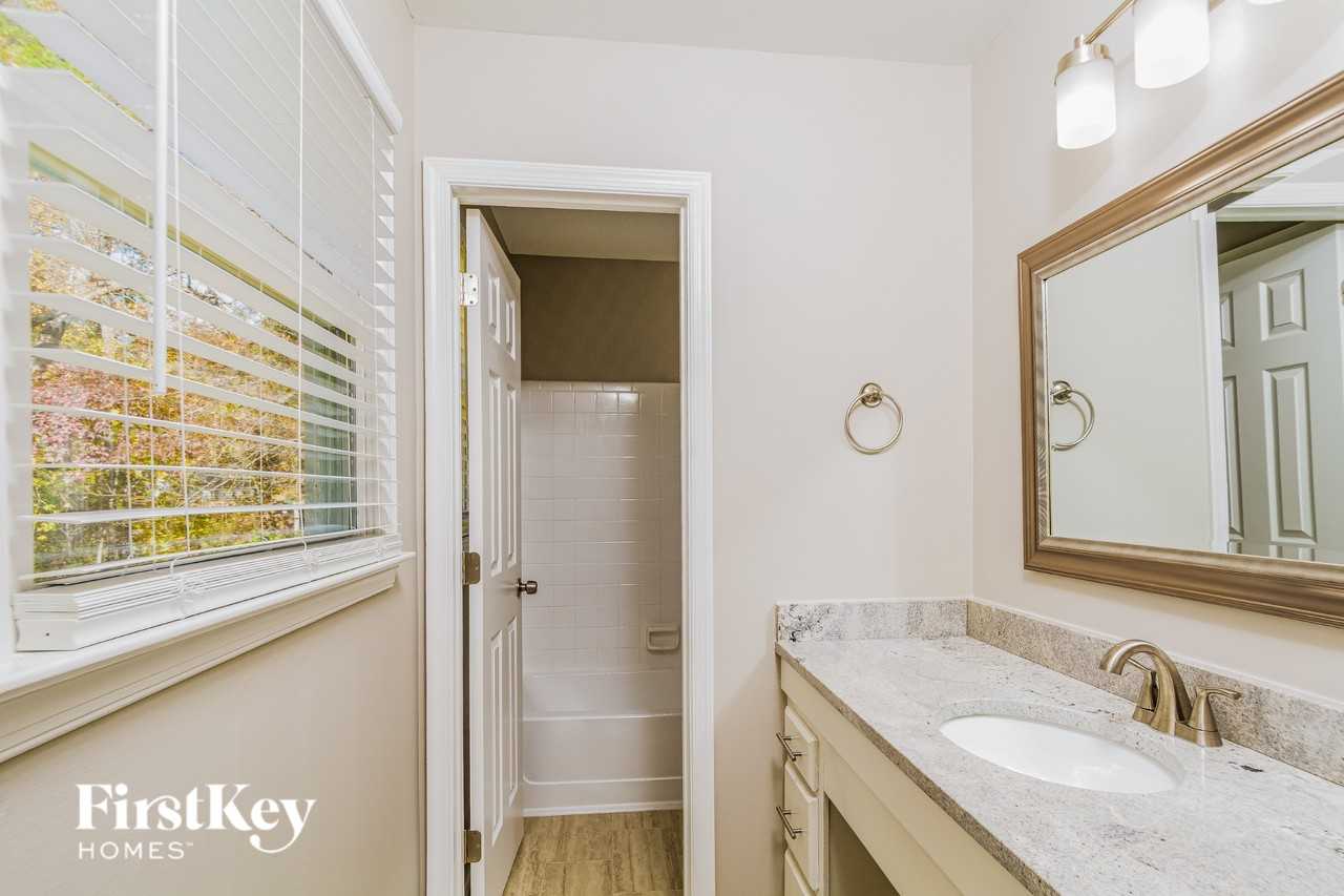 701 Whitby Ct - Photo 7 of 15