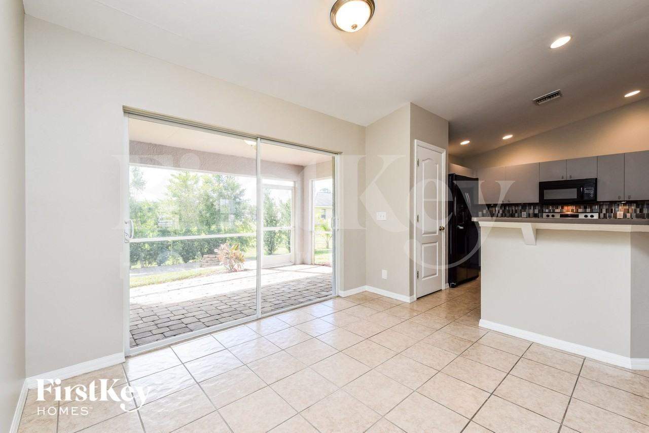 1220 Bayou St - Photo 4 of 15