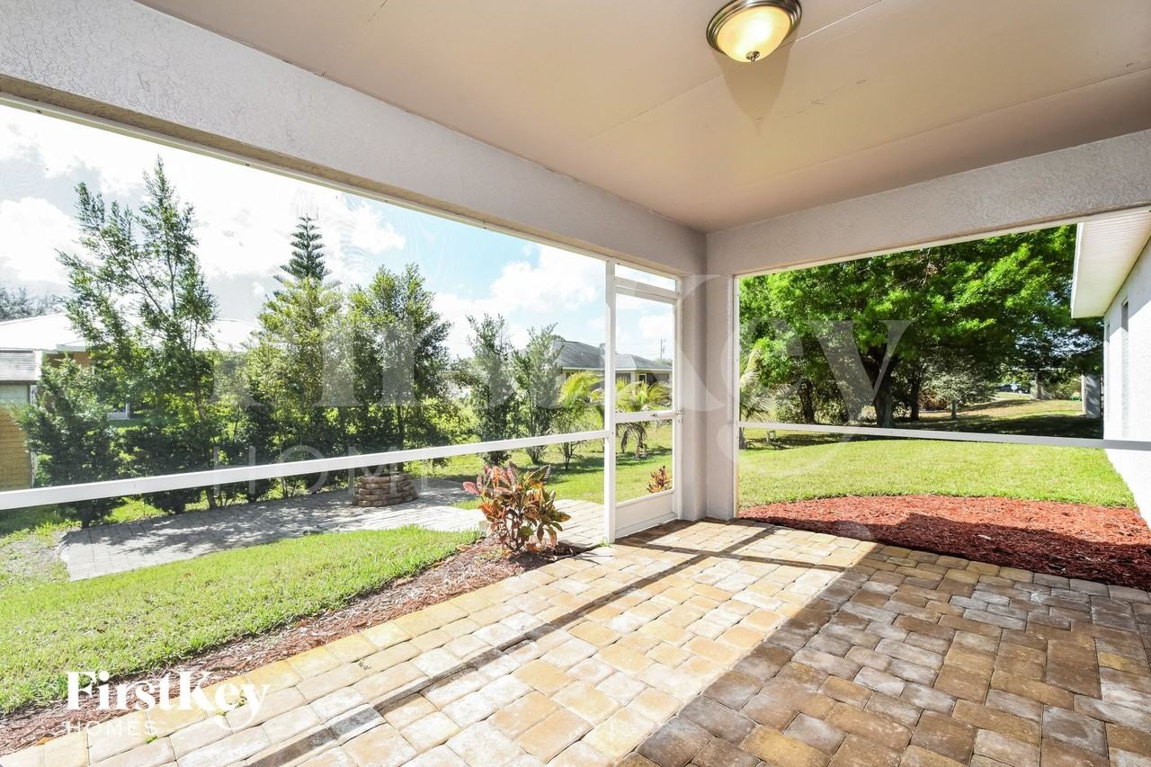 1220 Bayou St - Photo 7 of 15