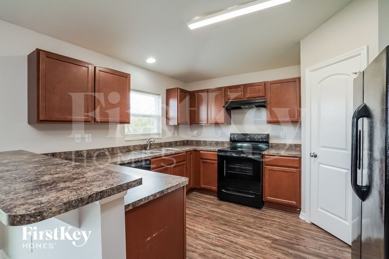 1123 Sw 16th Ter - Photo 5 of 15