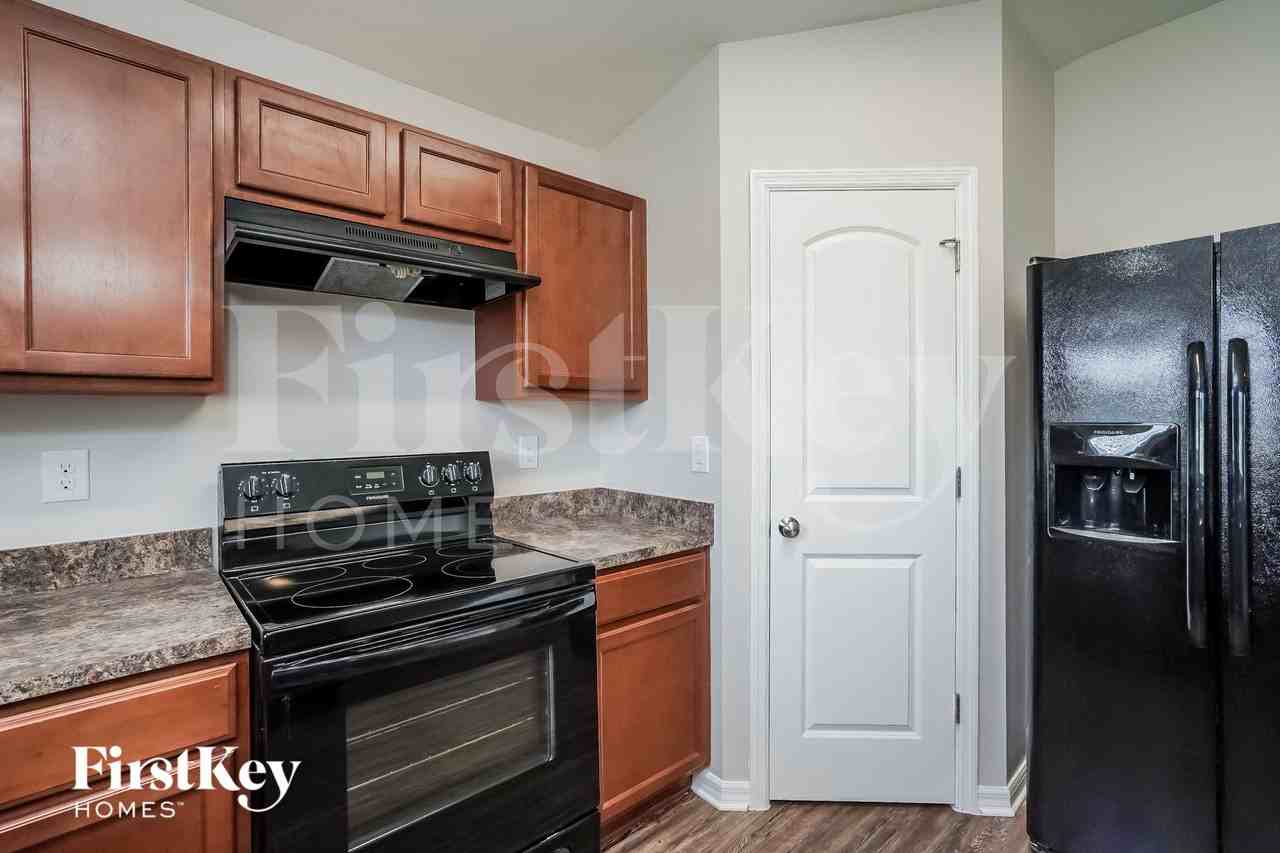 1123 Sw 16th Ter - Photo 6 of 15