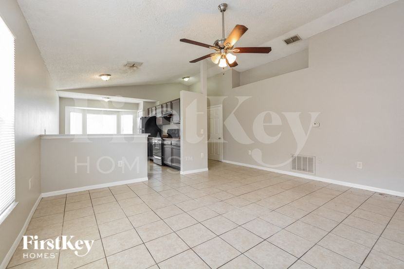 7431 Little Pond Ct - Photo 5 of 16