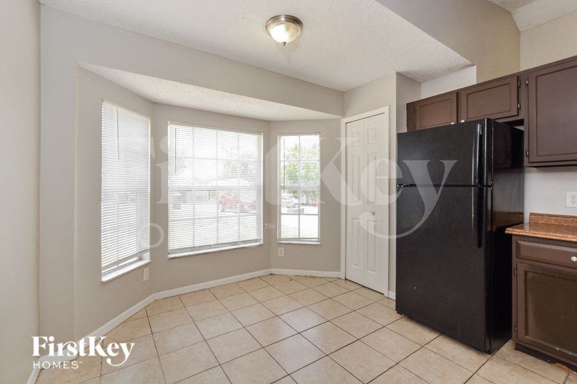 7431 Little Pond Ct - Photo 6 of 16