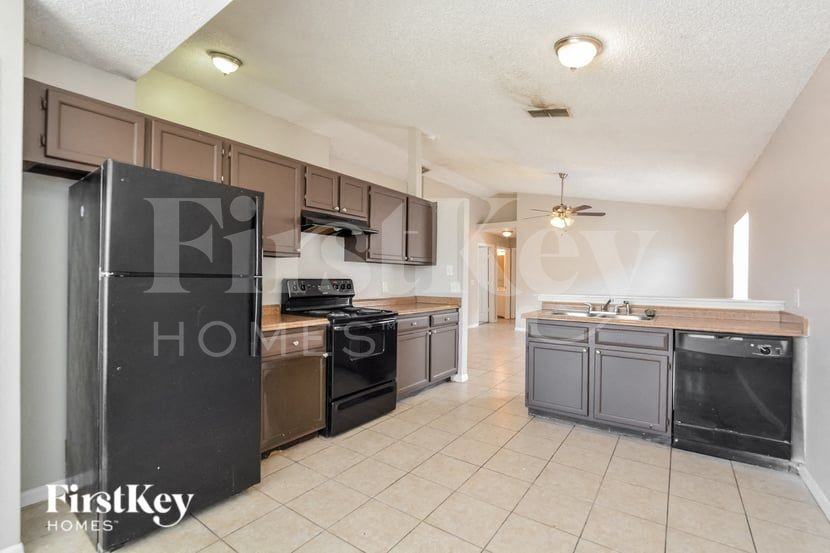 7431 Little Pond Ct - Photo 7 of 16