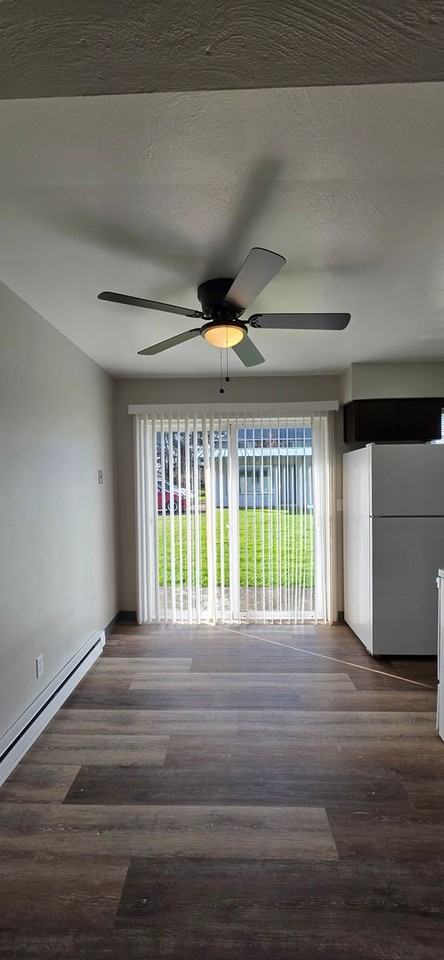 486-Ring St - Photo 2 of 17