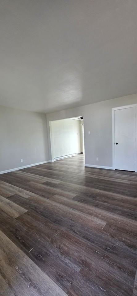 486-Ring St - Photo 5 of 17