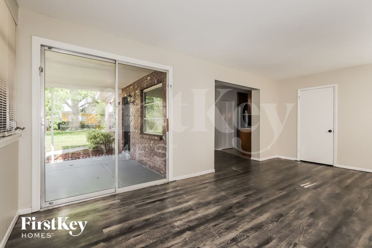 3819 W Wisconsin Ave - Photo 7 of 16