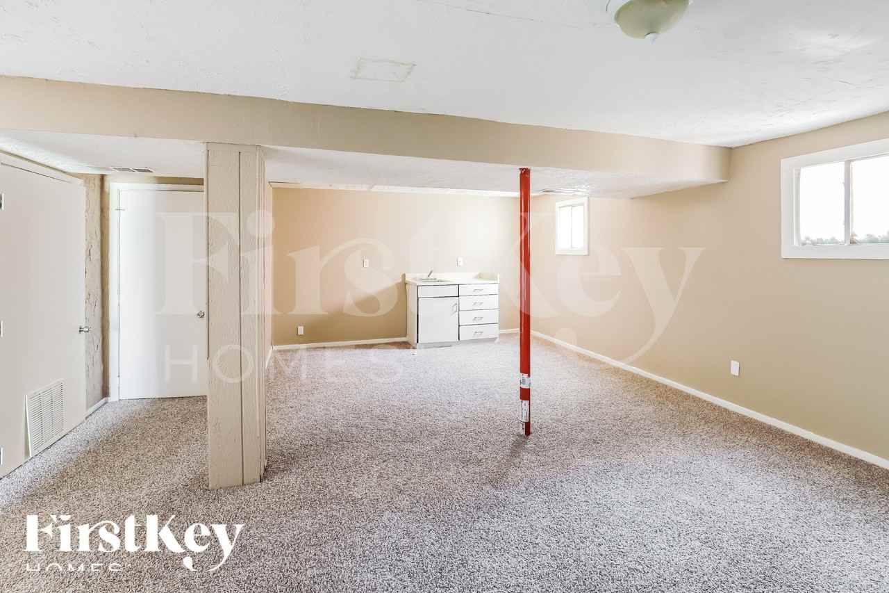 11408 E Scarritt Ave - Photo 7 of 16